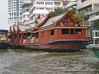 River-boat-resteraunt