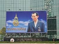 Riverside-hoarding
