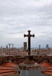 Barcelona-cathederal-cross-on-the-roof