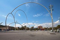 Barcelona-placa-de-les-drassanes-modern-sculpture