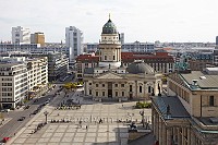 Berlin-Gendarmenmarkt-Deutscher-Dom-and-Konzerthaus-from-Franzosischer-Dom