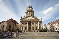 Berlin-Gendarmenmarkt-Franzosischer-Dom-Land