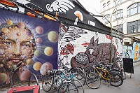 Berlin-Hackesche-Hofe-graffiti-5