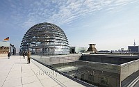 Berlin-Reichstag-roof-and-dome-pana