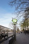 Berlin-Unter-Den-Linden-S-Bahn-sign-Brandenburg-Tor