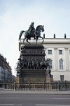 Berlin-Unter-Den-Linden-staue-of-Frederick-the-Great