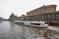 Berlin-river-Spree-and-Alte-National-gallery