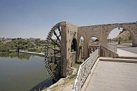 Muhammadiye-Noria-and-aqueduct-Hama-Syria