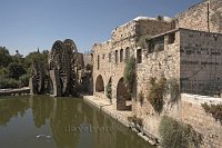 Noria-waterwheel-and-Nur-Ad-Din-mosque-3-Hama-Syria