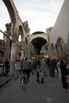 Syria-Damascus-evening-at-the-Roman-arch-entrance-to-Al-Hamadiye-souk