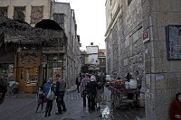 Syria-Damascus-juice-seller-beside-the-Great-Umayyad-mosque