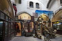 Syria-Damascus-old-city,-side-souk