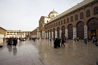 Syria-Damascus-the-courtyard-and-the-dome-of-the-eagles-in-the-Great-Umayyad-mosque