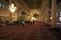 Syria-Damascus-the-tomb-of-John-the-Baptist-in-the-prayer-hall-of--the-Great-Umayyad-mosque-2