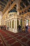 Syria-Damascus-the-tomb-of-John-the-Baptist-in-the-prayer-hall-of--the-Great-Umayyad-mosque