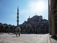 Istanbul-courtyard-of-the-Blue-mosque