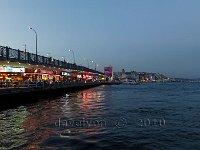 Istanbul-fish-resteraunts-under-the-Galata-bridgel