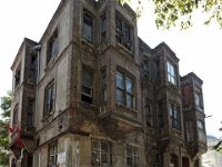 Istanbul-old-Otterman-style-houses