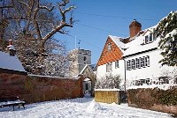 Betchworth-church-yard-entrance-2