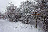 Redhill-snow-scene-footpath-sign