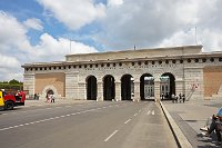 Vienna-Burgtor-or-gate-to-the-Hofburg-complex