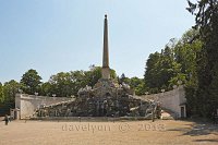 Vienna-Schonbrunn-palace-Obelisk