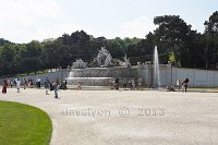 Vienna-Schonbrunn-palace-garden-and-Neptune-fountain