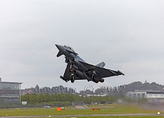 Farnborough-Eurofighter-Typhoon-take-off