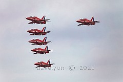 Farnborough-RAF-Red-Arrows-display-team-3