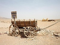Syria-Badhdad-cafe-and-beehive-house